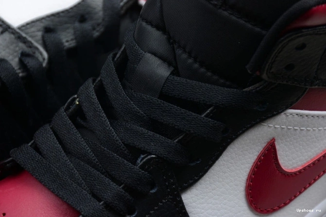 Jordan 1 554724-066 Bred  Toe Mid Air 0513